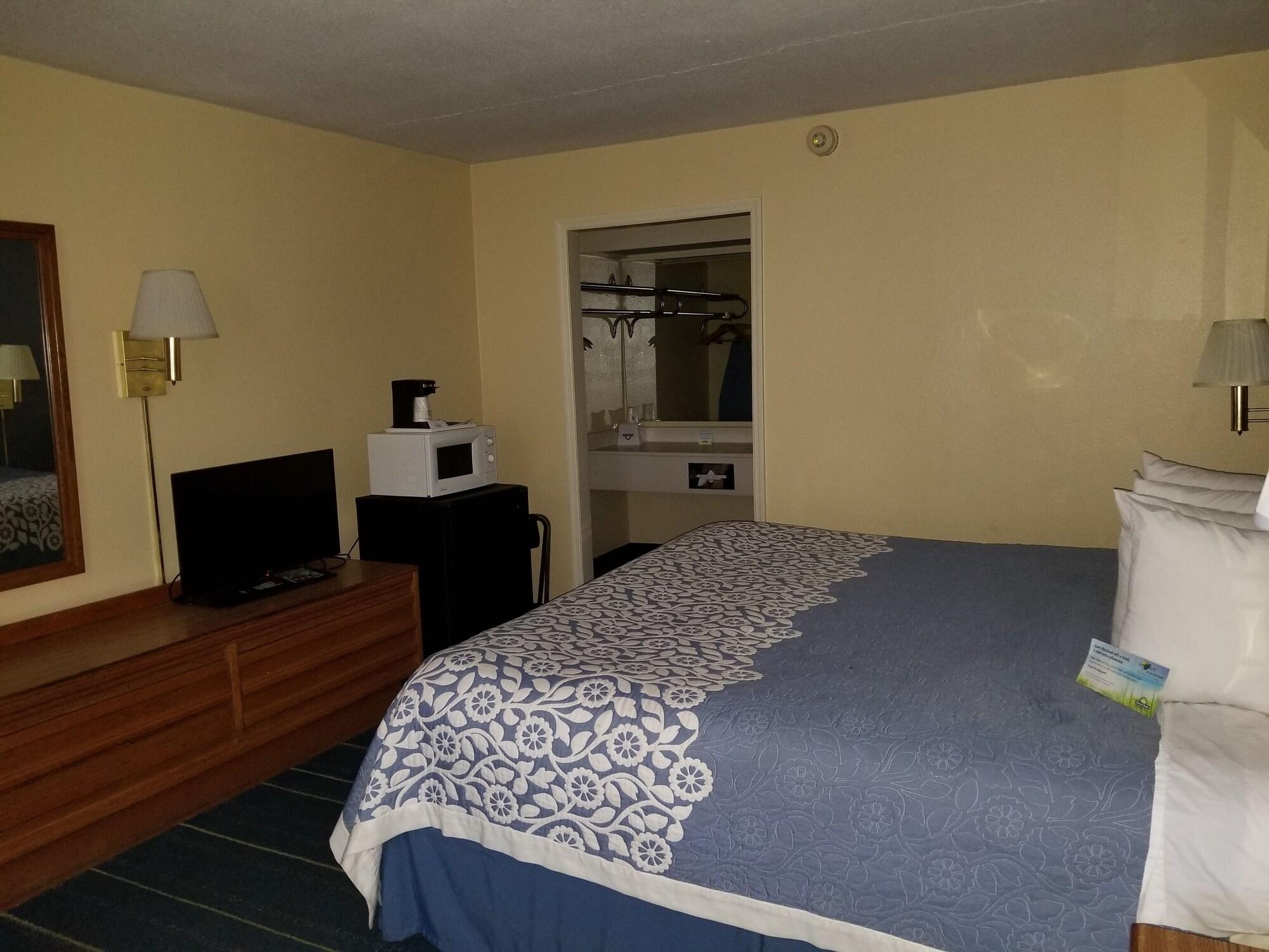 Days Inn By Wyndham South Hill Extérieur photo