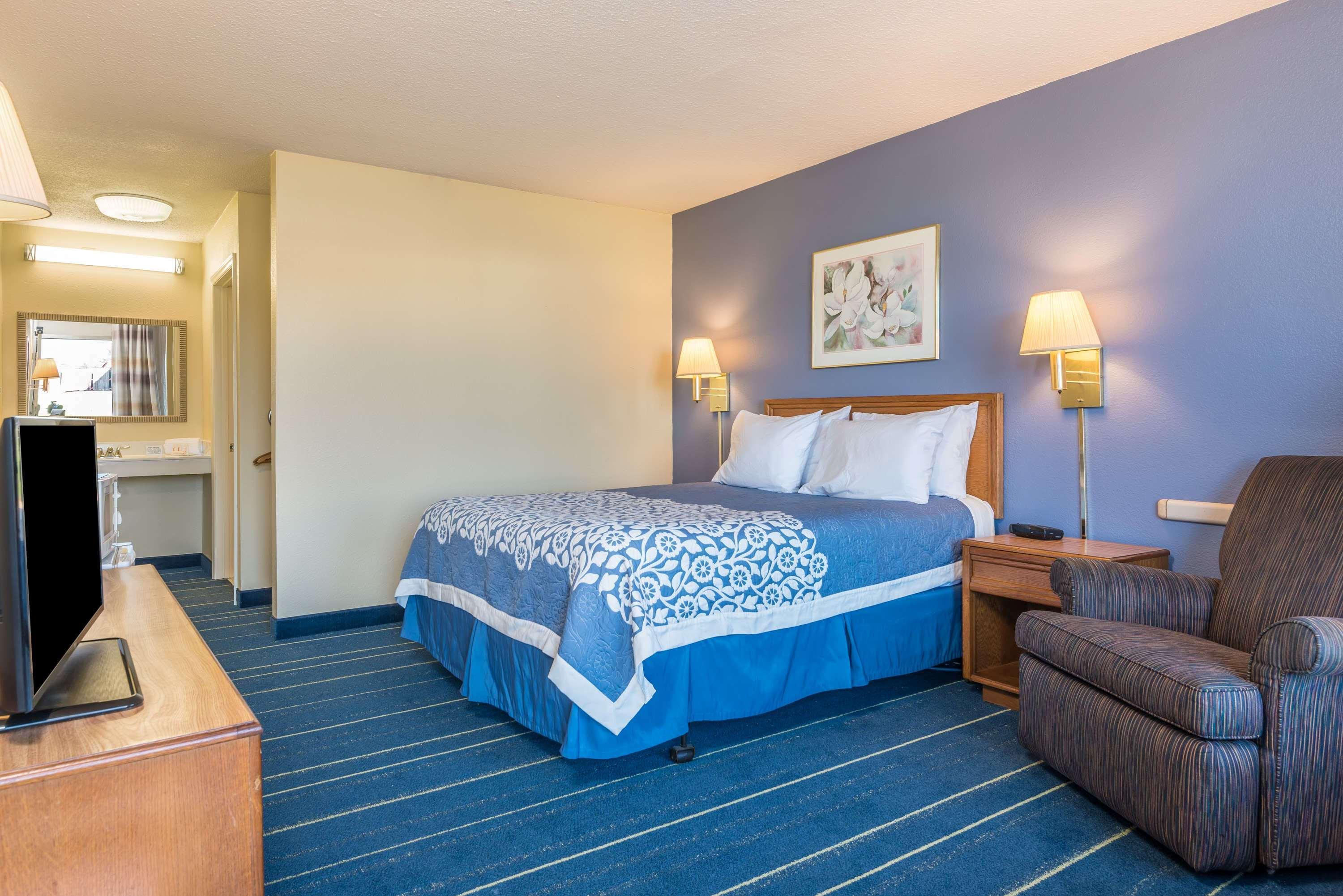 Days Inn By Wyndham South Hill Extérieur photo
