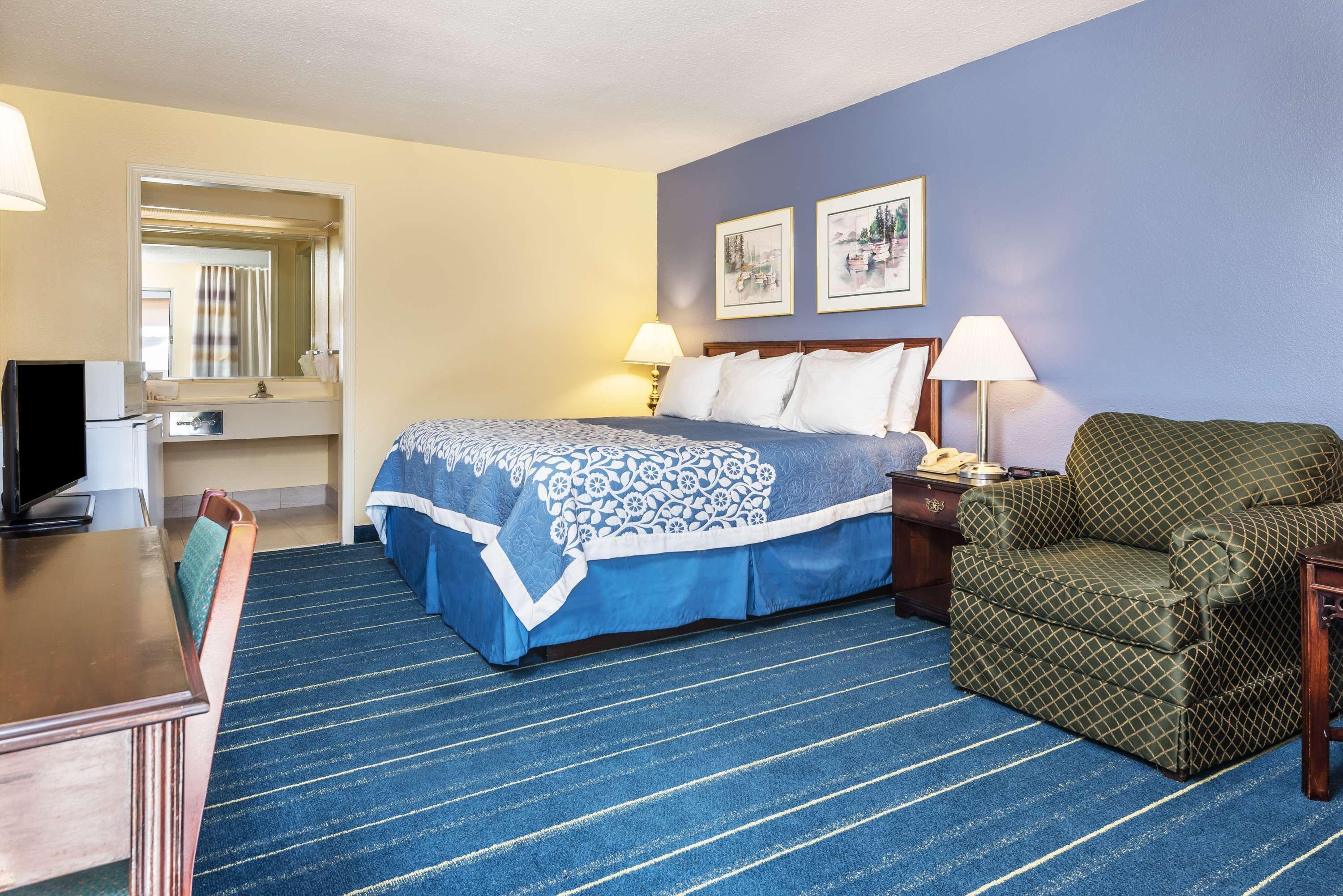 Days Inn By Wyndham South Hill Extérieur photo