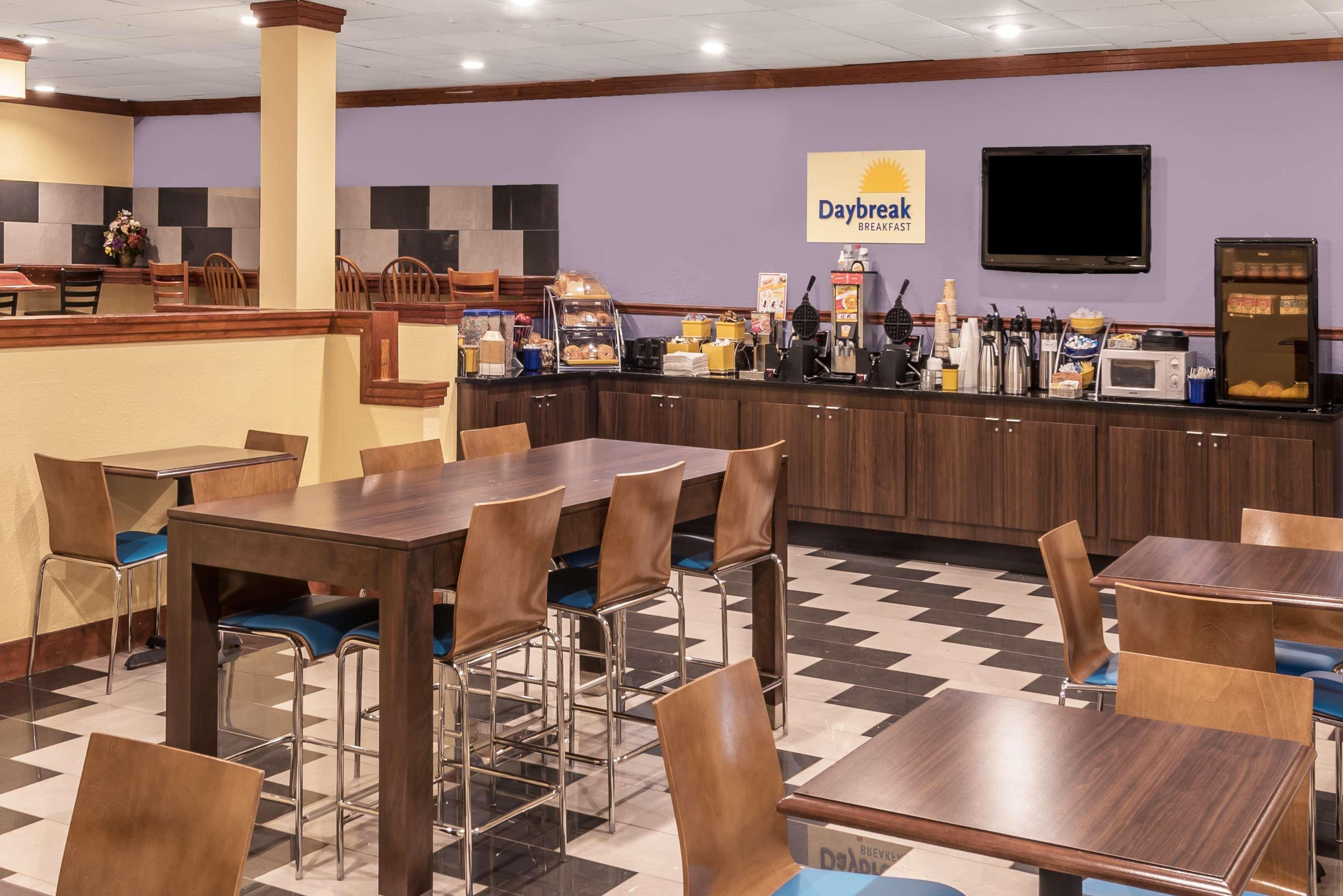 Days Inn By Wyndham South Hill Extérieur photo